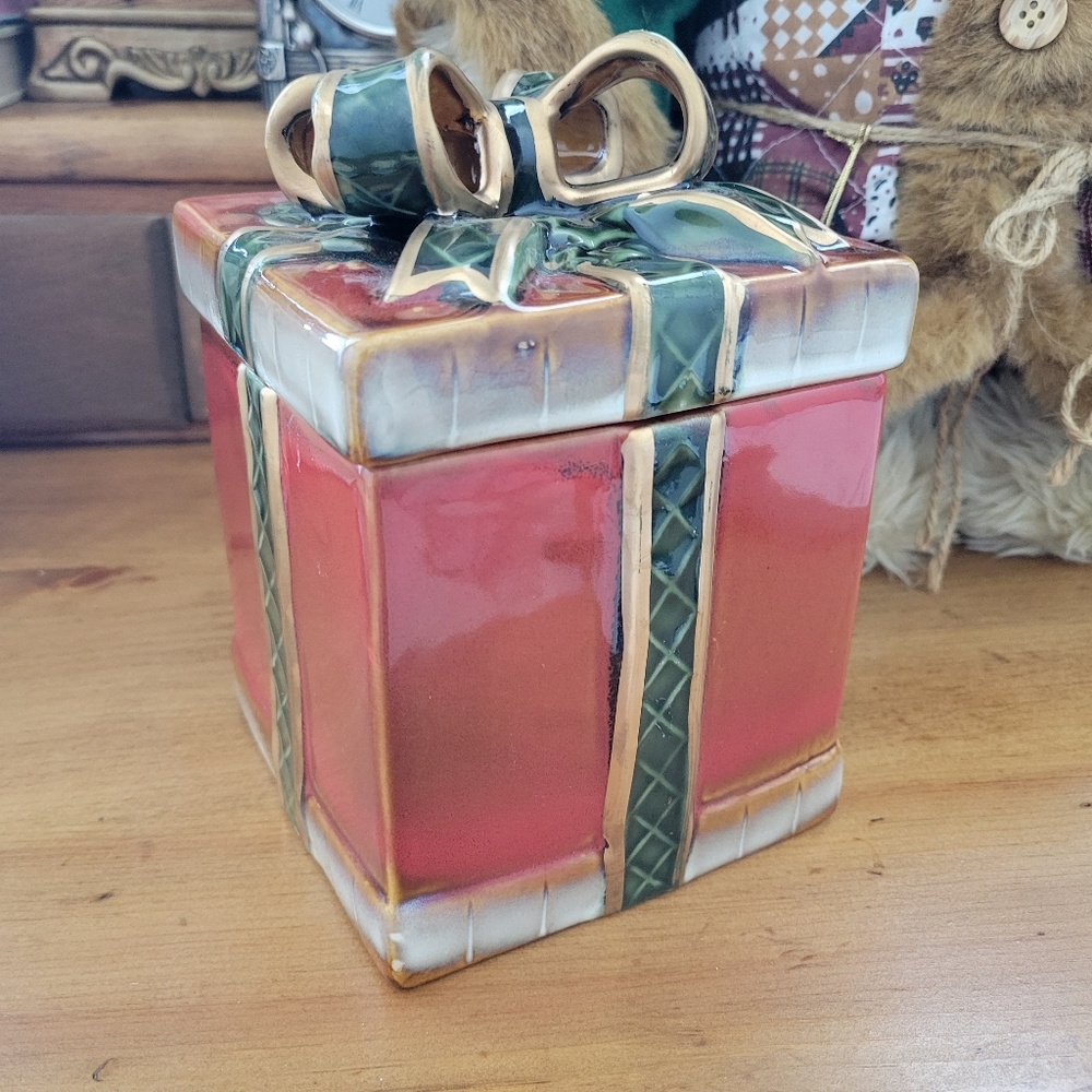 Vintage Gibson Christmas present shaped cookie jar.